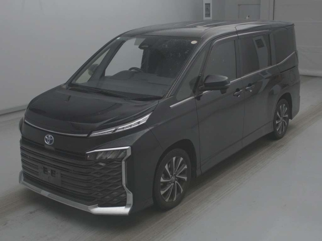 TOYOTA VOXY 2023