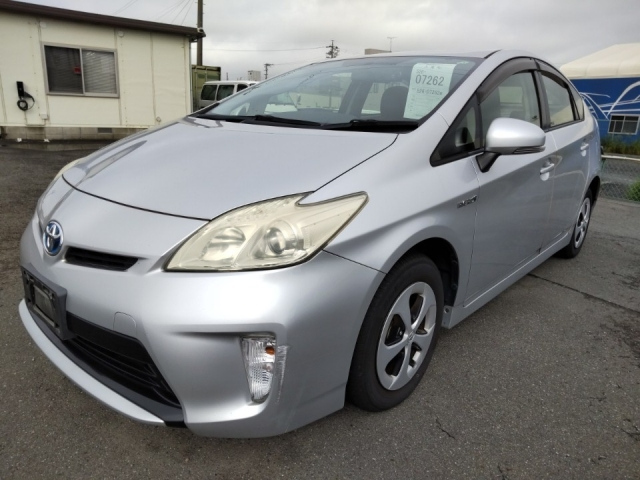 TOYOTA PRIUS 2013