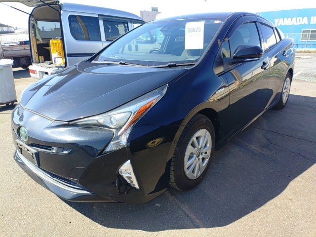 TOYOTA PRIUS 2017