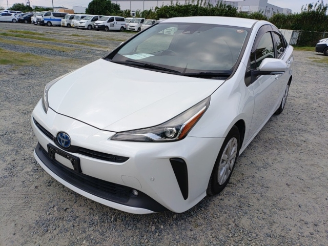 TOYOTA PRIUS 2021