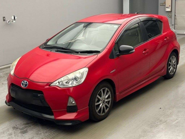 TOYOTA AQUA 2013