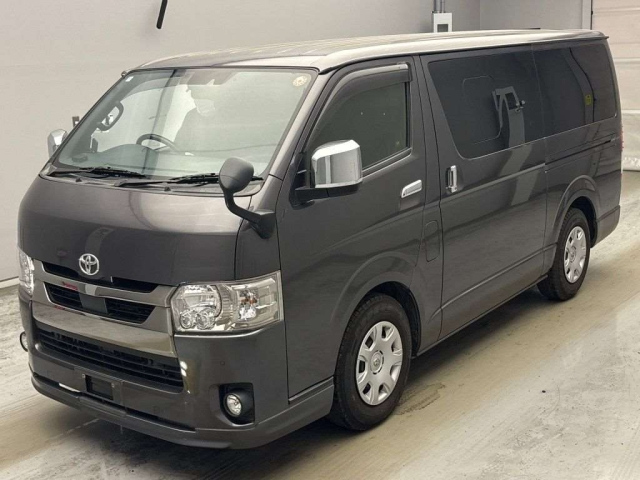 TOYOTA HIACE VAN 2021