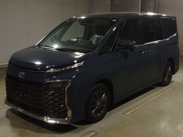 TOYOTA VOXY 2023