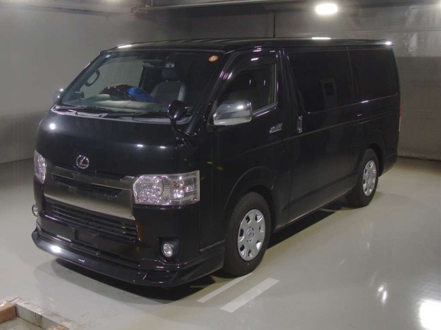 TOYOTA HIACE VAN