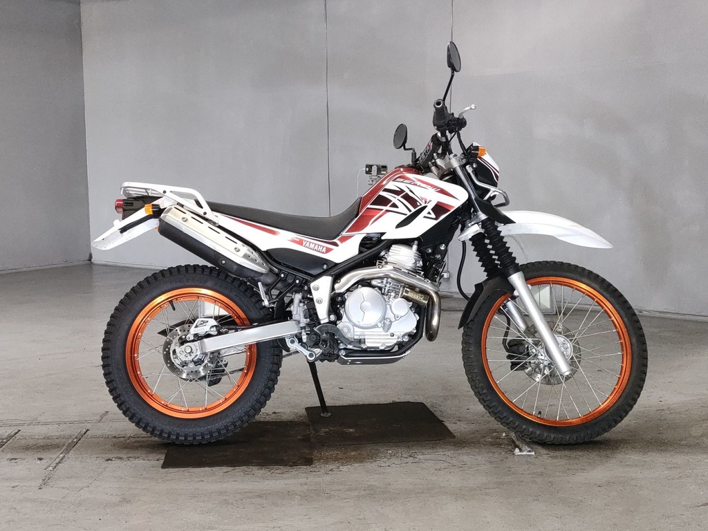 Yamaha SEROW 250
