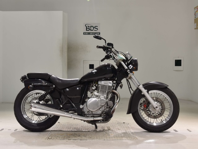 Suzuki GZ250