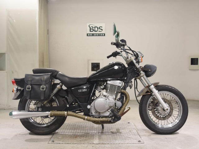 Suzuki GZ250